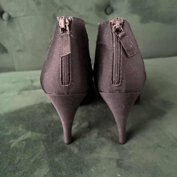 Chanel CC Mesh Open Toe Bow tie Ankle Booties 39 1/2 EU - Picture 3 of 5